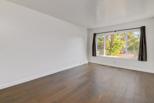 554 7Th St, Imperial Beach CA: https://media.crmls.org/mediaz/b90e703e-65b1-4021-84c4-ddb34040b3f9.jpg