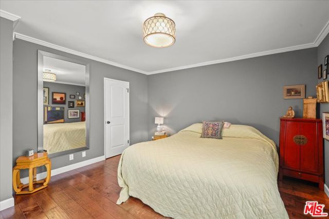 12938 Valleyheart Drive, Studio City CA: https://media.crmls.org/mediaz/b90e778e-4b76-44a1-a20e-9181b578dba7.jpg