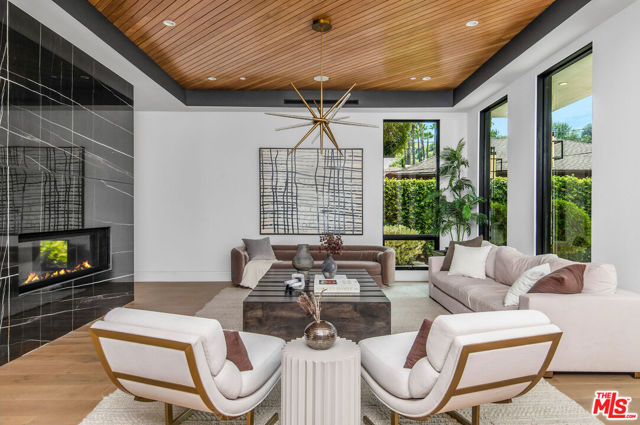4544 Woodley Avenue, Encino CA: https://media.crmls.org/mediaz/b90e967b-3c0e-4a66-b91a-bba89ce4db10.jpg