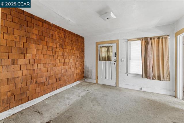 1229 55Th St, Emeryville CA: https://media.crmls.org/mediaz/b90fb32d-4ce9-4272-9dfb-40df243845d4.jpg