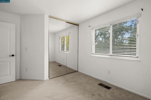 2063 BLUEROCK CT, Concord CA: https://media.crmls.org/mediaz/b911809e-47e0-49ac-8496-68242d493385.jpg