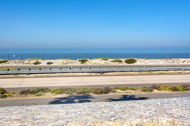 20 S Cays Ct, Coronado CA: https://media.crmls.org/mediaz/b911a419-5f14-4fe5-ba1b-6b03ac90fbab.jpg