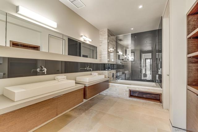 8070 La Jolla Scenic Dr N, La Jolla CA: https://media.crmls.org/mediaz/b912c2a1-7d1d-4ccc-b542-3138162ec6c3.jpg