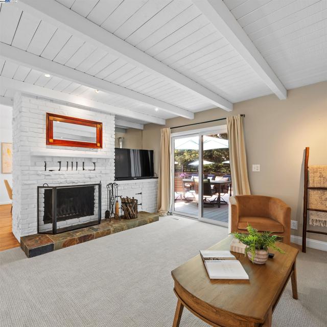 18767 Lamson Rd, Castro Valley CA: https://media.crmls.org/mediaz/b9130ee3-c921-4334-a0dc-5f43dd094c39.jpg
