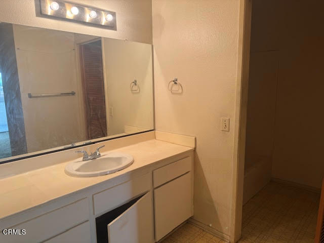 Detail Gallery Image 2 of 11 For 1742 Sinaloa Rd #329,  Simi Valley,  CA 93065 - 2 Beds | 2 Baths
