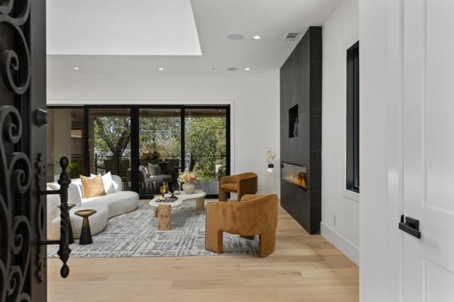 18061 Saratoga Los Gatos Road, Monte Sereno CA: https://media.crmls.org/mediaz/b91363e8-5881-426d-a91e-b813eb8b74d8.jpg