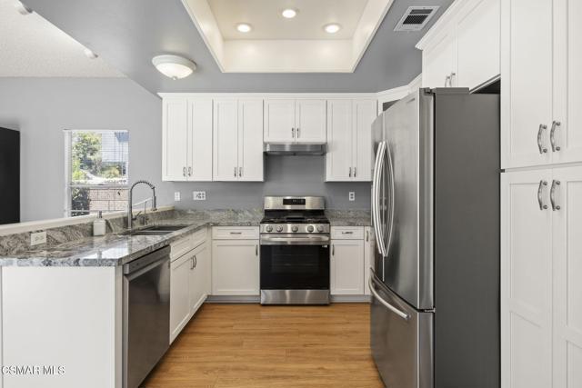 11928 Bubbling Brook Street, Moorpark CA: https://media.crmls.org/mediaz/b9137c3d-db89-450f-b259-ef8b70fb88c3.jpg