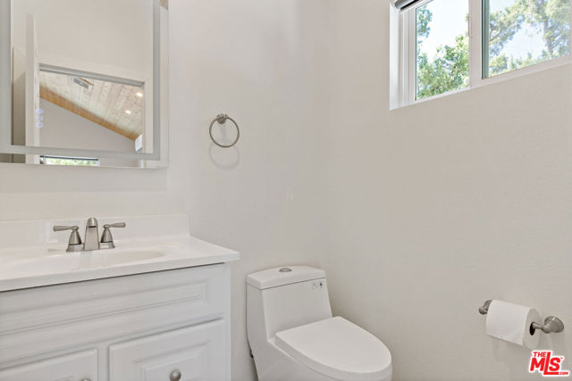 23906 1/2 Darbun Drive, Newhall CA: https://media.crmls.org/mediaz/b913e619-5606-4a9b-a667-7ee1e2a50f9d.jpg
