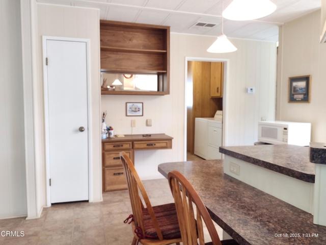 210 Caleta Drive, Camarillo CA: https://media.crmls.org/mediaz/b914c70b-fde3-421c-bea9-f5e843a5d35c.jpg