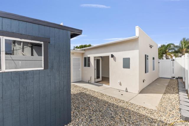 3195 Juniper St, San Diego CA: https://media.crmls.org/mediaz/b914d0cf-6a31-4721-812e-d0a6d3822b4f.jpg