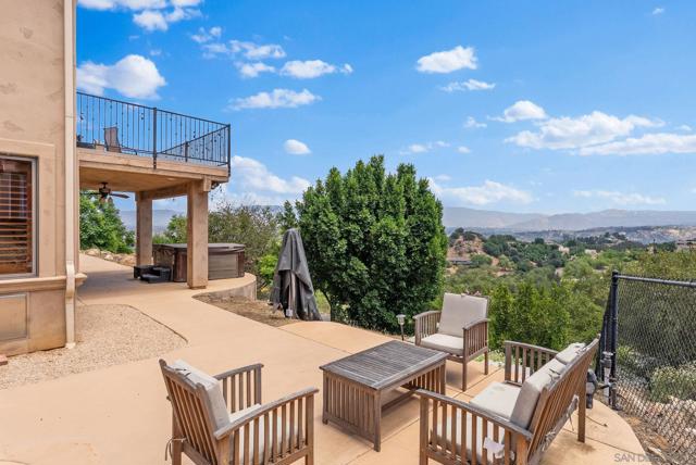 12443 Mirar De Valle, Valley Center CA: https://media.crmls.org/mediaz/b9155734-ec91-4f7b-b846-b1ce78630897.jpg