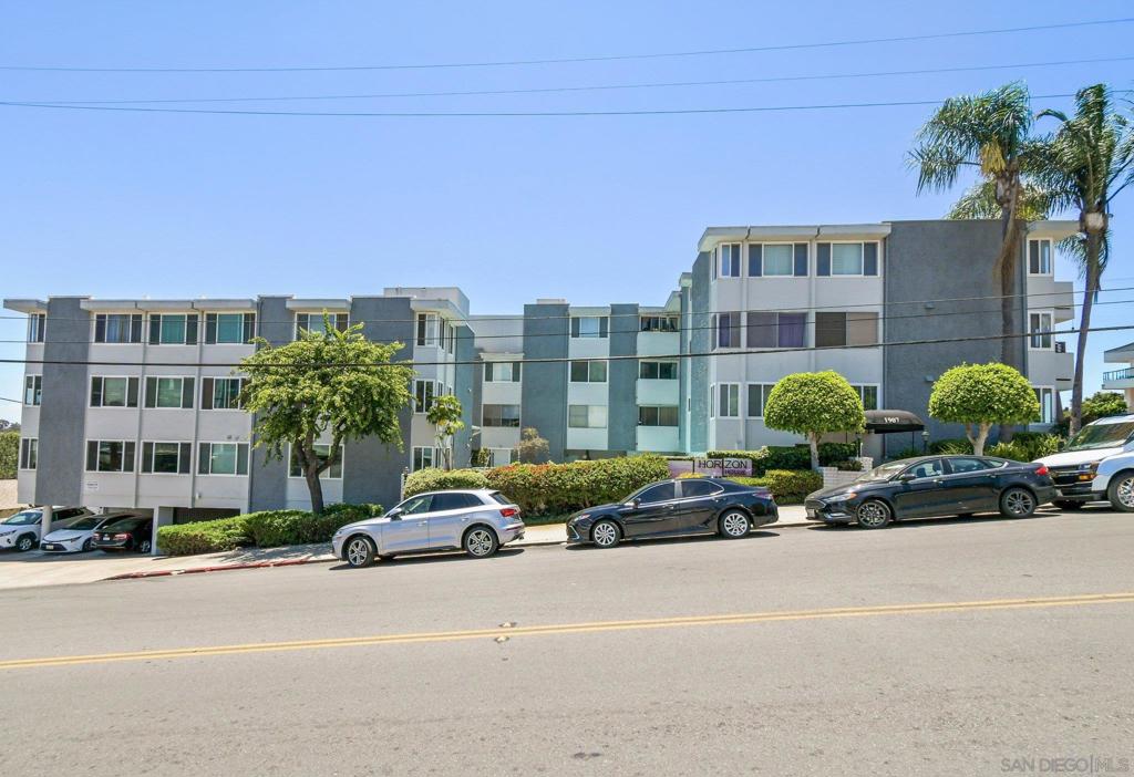1907 Robinson Ave - photo 2