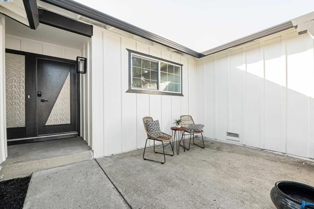 4349 La Cosa Ave, Fremont CA: https://media.crmls.org/mediaz/b915e9c2-bb2b-4ef2-9c6b-ff5ee0846121.jpg
