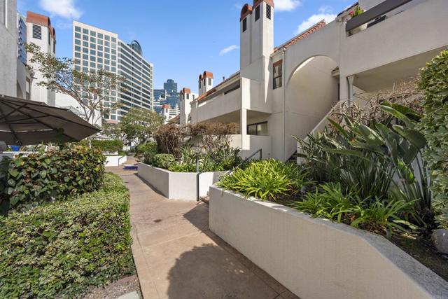 701 Kettner Boulevard, San Diego CA: https://media.crmls.org/mediaz/b916050d-d567-4f16-a329-4dbea317c594.jpg