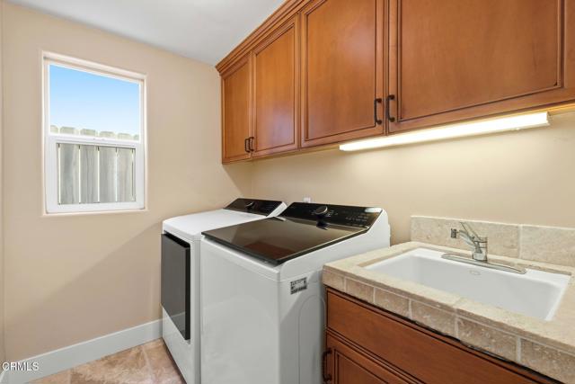 Detail Gallery Image 14 of 73 For 137 Fillmore Ave, Oxnard,  CA 93035 - 3 Beds | 3 Baths