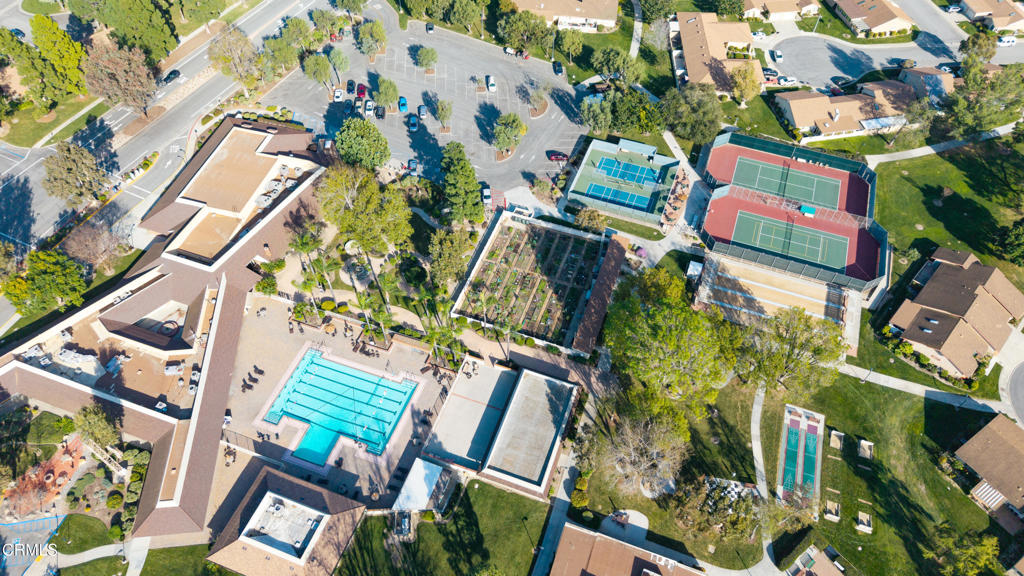 https://media.crmls.org/mediaz/b9161b3f-82a4-43a5-a8a5-339553cb0f58.jpg?preset=X-Large