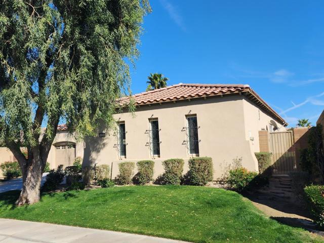 60284 Honeysuckle Street, La Quinta CA: https://media.crmls.org/mediaz/b9164c4a-c94c-4fd3-93e8-9a238fe9195b.jpg