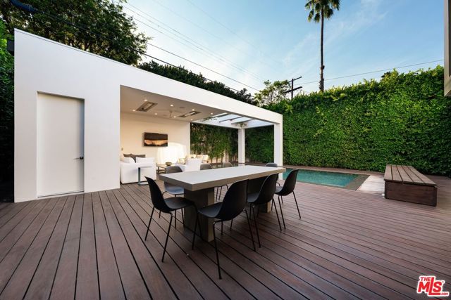 1609 N Stanley Avenue, Los Angeles CA: https://media.crmls.org/mediaz/b9165a14-e232-4dbe-a9de-5cd5fd4bf4cd.jpg