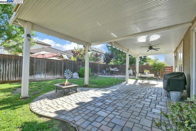 675 Merritt Ct, Discovery Bay CA: https://media.crmls.org/mediaz/b916f70d-615f-4419-aeb7-255eaec5d3a7.jpg