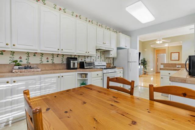 197 Summerset Drive, Brentwood CA: https://media.crmls.org/mediaz/b91714d6-53df-4819-b927-0ad27e84a2e7.jpg