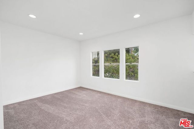 827 Lucile Avenue, Los Angeles CA: https://media.crmls.org/mediaz/b91734a2-a443-4563-940b-459b19240ed8.jpg
