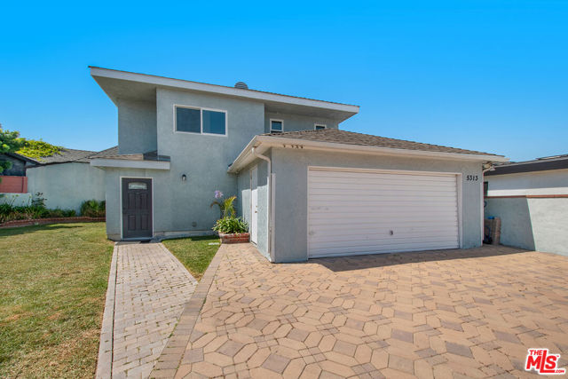 Large lot with grassy backyard also