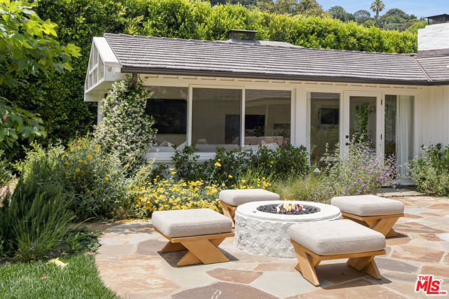 13214 Riviera Ranch Road, Los Angeles CA: https://media.crmls.org/mediaz/b917e387-4d01-43c9-ba61-a29d89212f8b.jpg