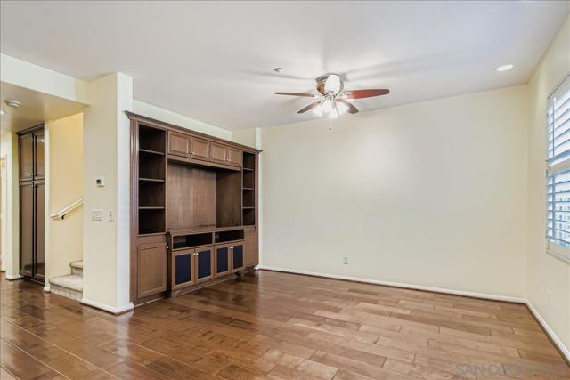 17019 Camino Marcilla, San Diego CA: https://media.crmls.org/mediaz/b917f02b-25ba-4684-a08a-8ce59c7fd2bc.jpg