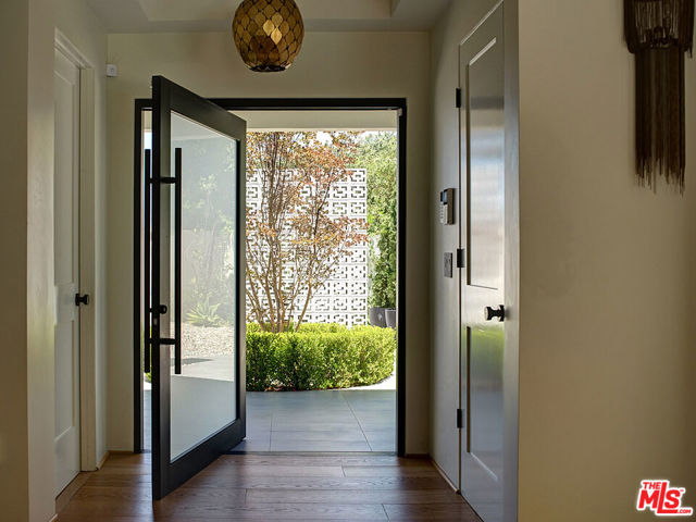 8674 Edwin Drive, Los Angeles CA: https://media.crmls.org/mediaz/b9186810-368f-4bff-b2cd-4d088dc1b6c7.jpg