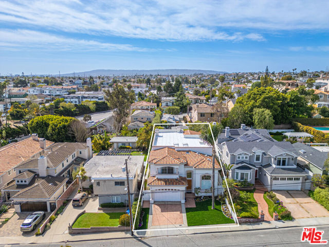 1756 Ruhland Avenue, Manhattan Beach CA: https://media.crmls.org/mediaz/b9186b1c-971f-4805-9af0-d6246b65f2b9.jpg