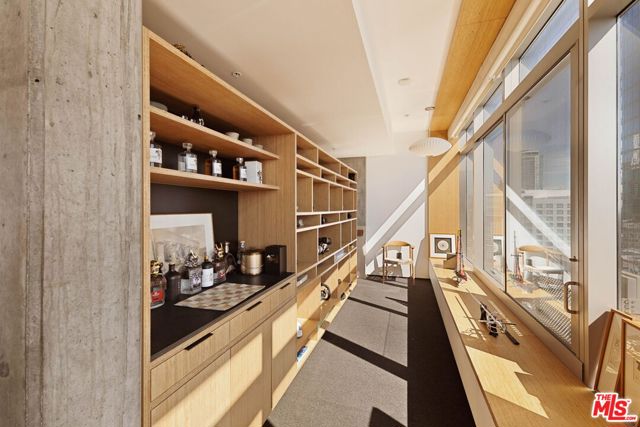 1155 S Grand Avenue, Los Angeles CA: https://media.crmls.org/mediaz/b9189306-9afb-4ac9-a3d1-41dbfa4b4985.jpg