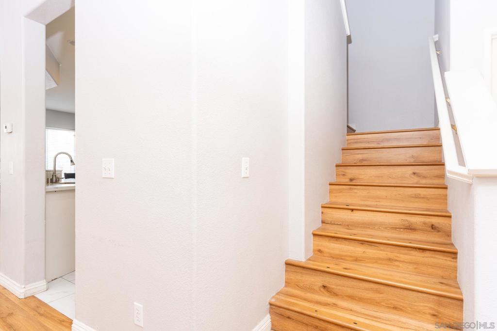 https://media.crmls.org/mediaz/b91992cf-0a08-488f-9617-c3971975724c.jpg?preset=X-Large