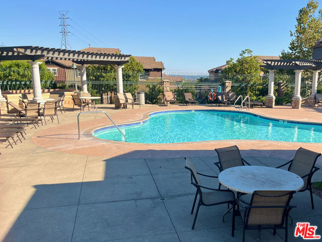16414 W Nicklaus Drive,  CA: https://media.crmls.org/mediaz/b919a90c-7efd-40f4-9684-611a189a1389.jpg