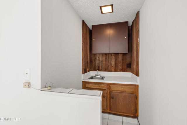 2385 N Justin Avenue, Simi Valley CA: https://media.crmls.org/mediaz/b919b4a3-5861-4b06-91d7-9c40076f702d.jpg