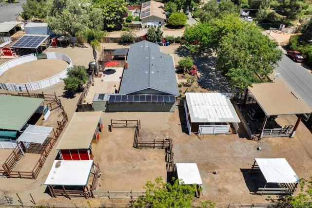 13918 Putney Rd, Poway CA: https://media.crmls.org/mediaz/b919d902-9cab-4e9c-b1da-22b45cf9bffb.jpg