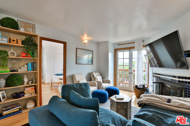 3110 Highland Avenue, Santa Monica CA: https://media.crmls.org/mediaz/b919e362-8f93-4ac5-91e6-2d1b78448029.jpg
