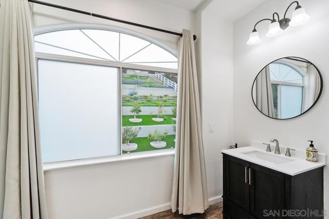 40599 Calle Medusa, Temecula CA: https://media.crmls.org/mediaz/b91a8623-47a6-4ae9-933d-f282ede58a9a.jpg