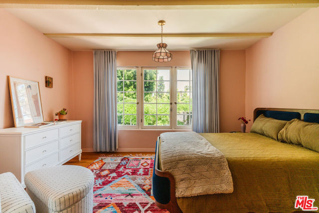 5163 Franklin Avenue, Los Angeles CA: https://media.crmls.org/mediaz/b91acf00-98d7-44ad-a60e-f17738fef97a.jpg