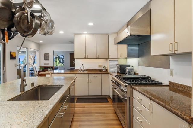 Detail Gallery Image 19 of 60 For 1859 Zapo St, Del Mar,  CA 92014 - 5 Beds | 4/1 Baths