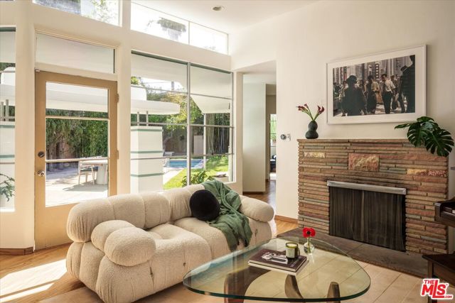 947 N Martel Avenue, Los Angeles CA: https://media.crmls.org/mediaz/b91b0f0b-5e12-4e69-89b9-21db7dc4f0c8.jpg