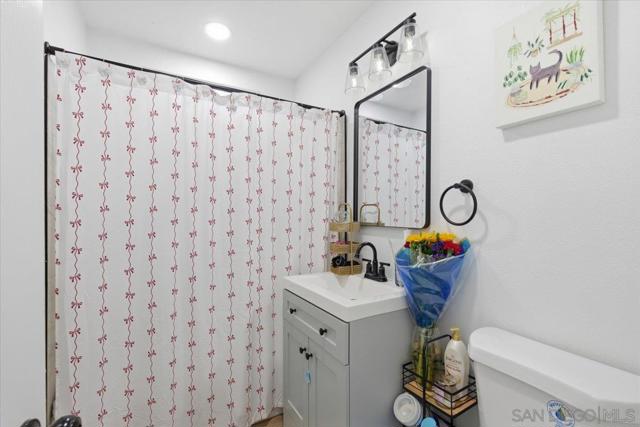 835 Colorado Ave, Chula Vista CA: https://media.crmls.org/mediaz/b91b57ce-6ea6-465e-a99f-132d3f5cfca3.jpg