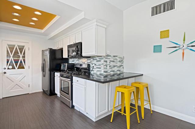 515 N Calle Marcus, Palm Springs CA: https://media.crmls.org/mediaz/b91b7980-b370-4792-9be5-05baf82834c8.jpg