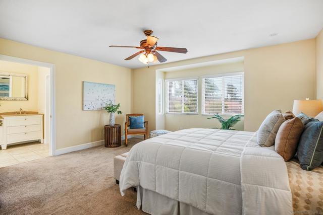 2009 Applewood Ln, Vista CA: https://media.crmls.org/mediaz/b91bc3b8-84ae-4977-87d4-ad9fa1aaa408.jpg