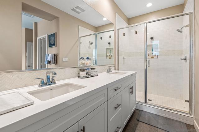 4347 Harbor Way, Oceanside CA: https://media.crmls.org/mediaz/b91c8017-caa5-4ff6-885e-244447406d47.jpg