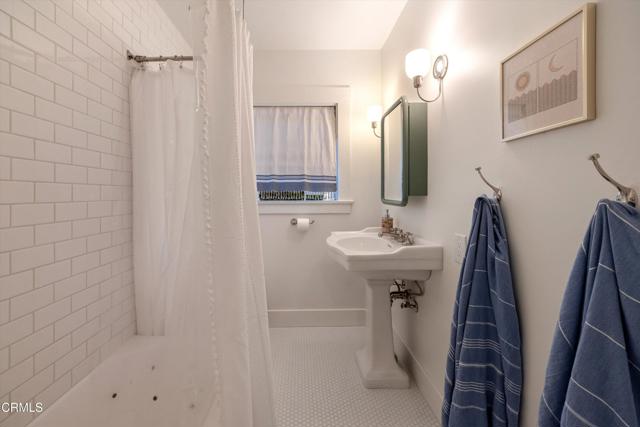 Detail Gallery Image 13 of 36 For 1867 Poli St, Ventura,  CA 93001 - 3 Beds | 1/1 Baths