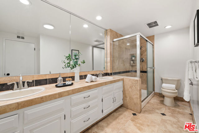 1742 S Bentley Avenue, Los Angeles CA: https://media.crmls.org/mediaz/b91cda7f-50fb-4e93-a6db-5ea08ddea07b.jpg