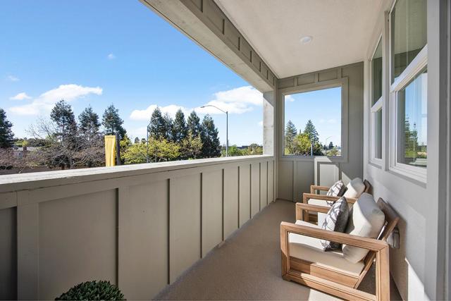 21061 Story Street, Castro Valley CA: https://media.crmls.org/mediaz/b91d3169-d6a5-4ab5-b518-09f01e8766fa.jpg