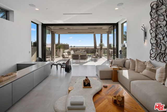 938 -940 Palisades Beach Road, Santa Monica CA: https://media.crmls.org/mediaz/b91d8844-8360-4a85-8298-24609e6f545c.jpg