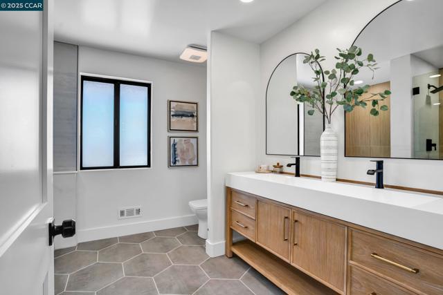 5505 Old School Rd, Pleasanton CA: https://media.crmls.org/mediaz/b91e1021-daa6-47d4-b697-1d51666e981a.jpg