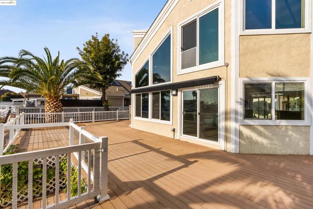 4730 Spinnaker Way, Discovery Bay CA: https://media.crmls.org/mediaz/b91ff48f-60fb-47d6-8eab-59155a9b8a5b.jpg